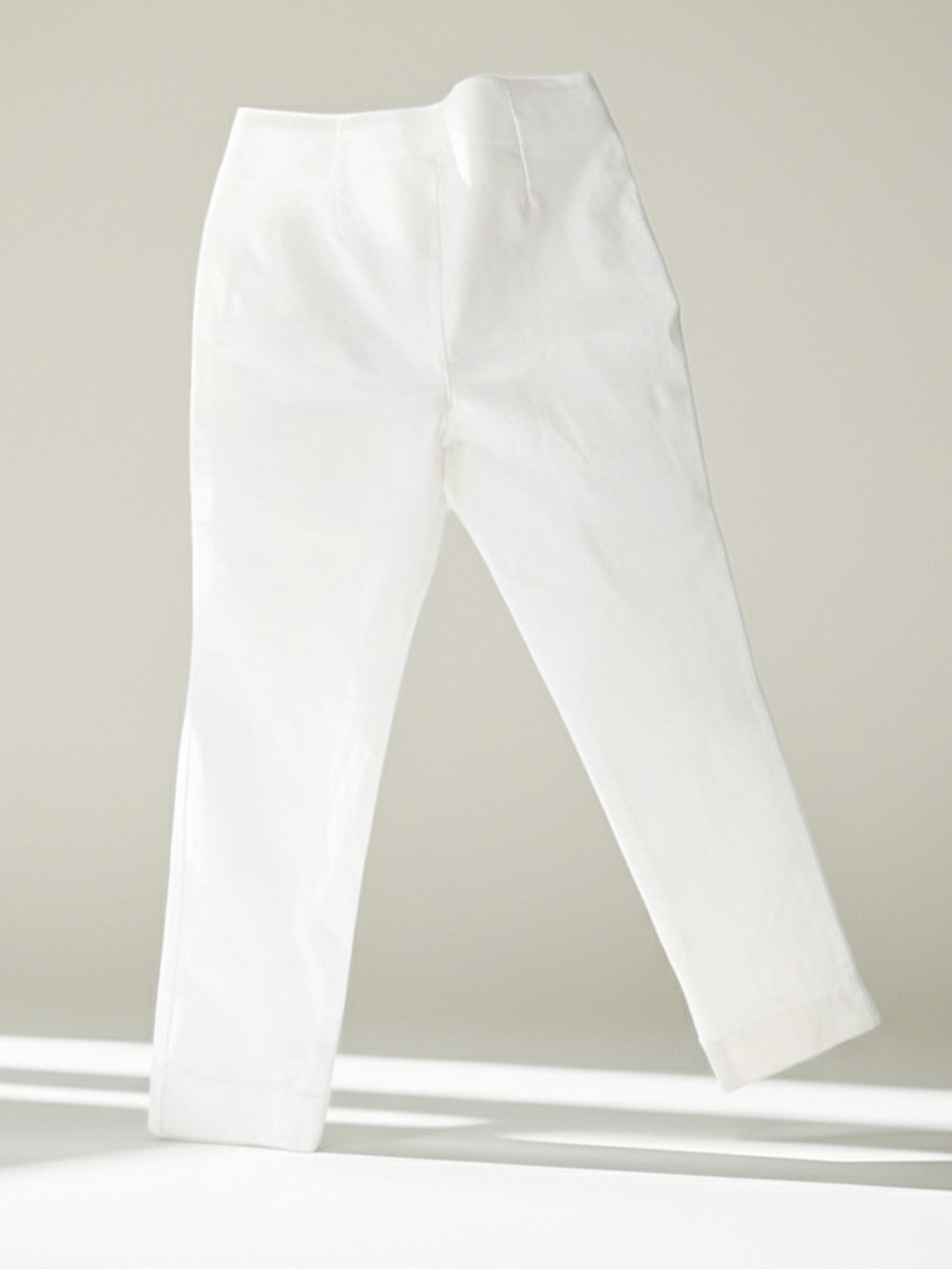 Chicos , White Tailored Stretch Crop Straight Ankle Pants Womens Size 00 Petite